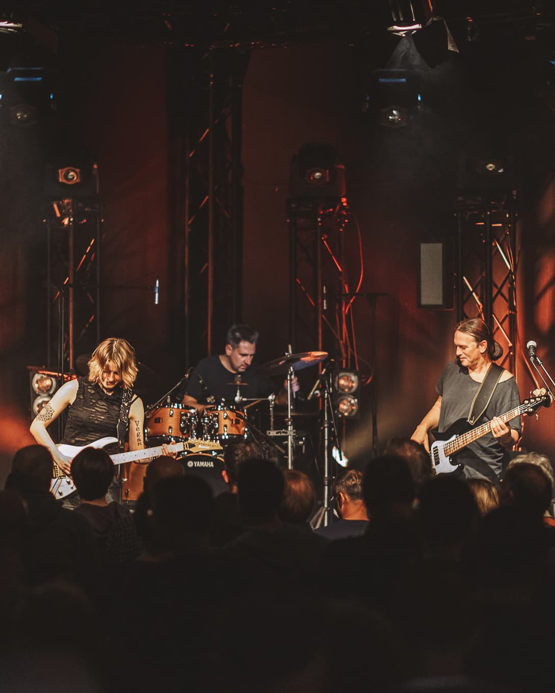 Bassunterricht Reutlingen - Yasi Hofer - Bass
